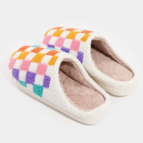 NWT Vibrant Colorful Rainbow Checkered Fuzzy Slippers Women's Size: 8-9 - Picture 2 of 5